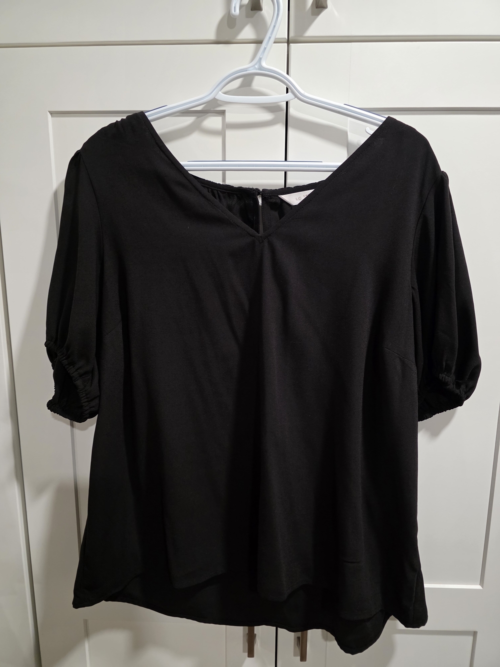 LC Lauren Conrad Black V-Neck Puff Sleeve Blouse